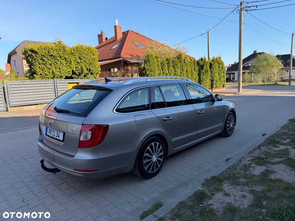 Skoda Superb 2.0 TDI 4x4 Exclusive - 3