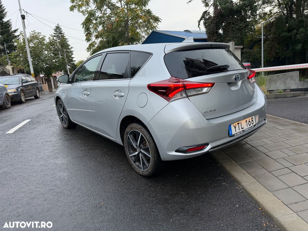 Toyota Auris 1.8 L VVT-i Luna - 5
