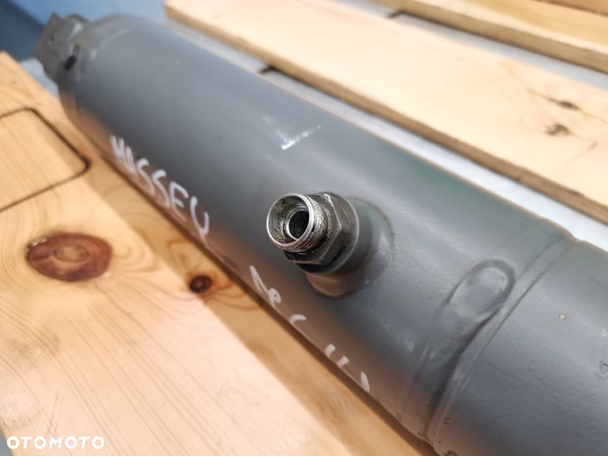 Siłownik podnośnika Massey Ferguson 6714 - 4