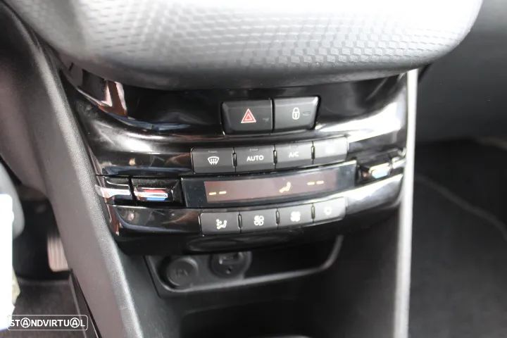 Peugeot 2008 1.2 PureTech Allure - 36