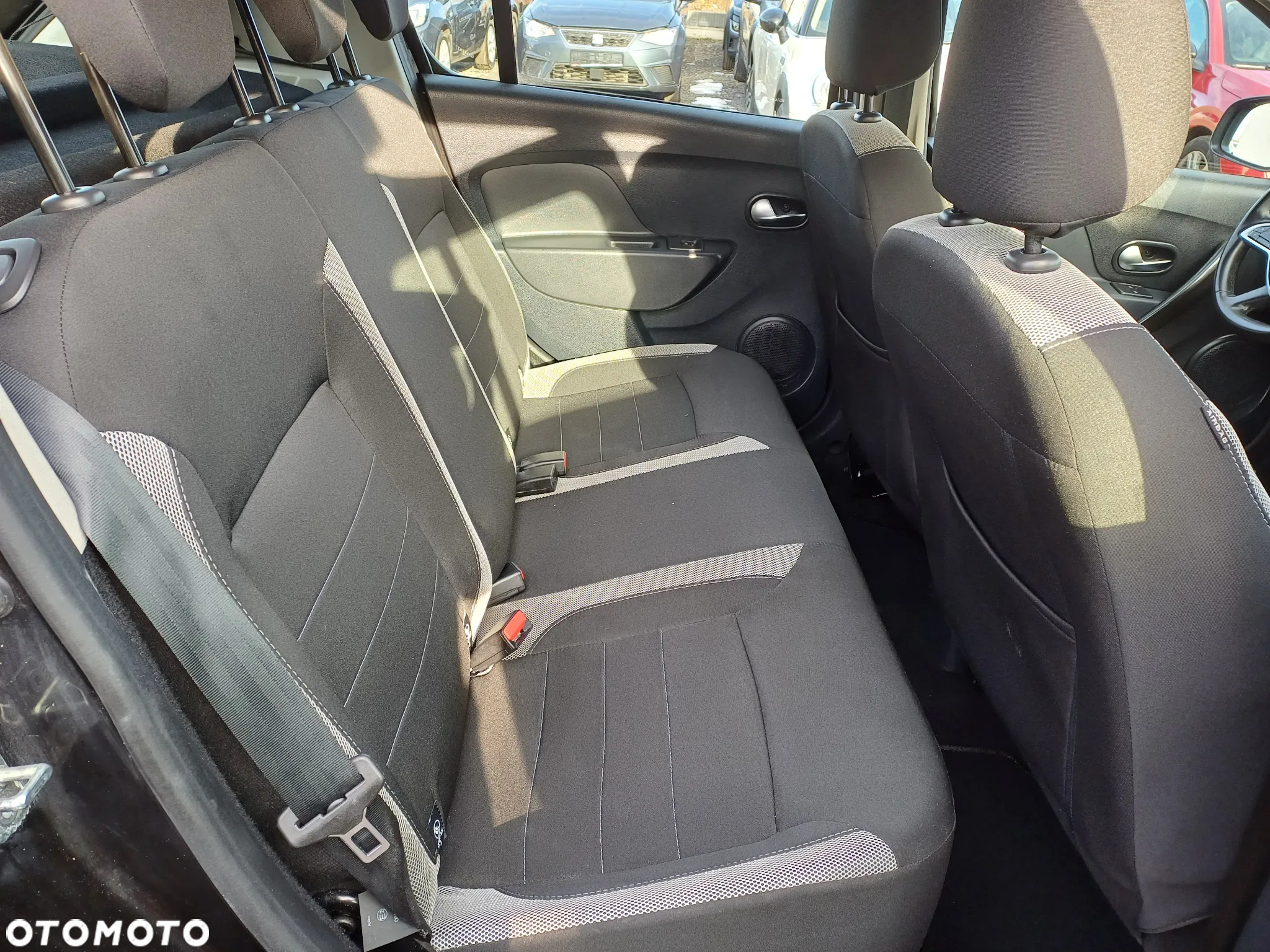 Dacia Sandero Stepway 1.5 dCi Laureate S&S - 11