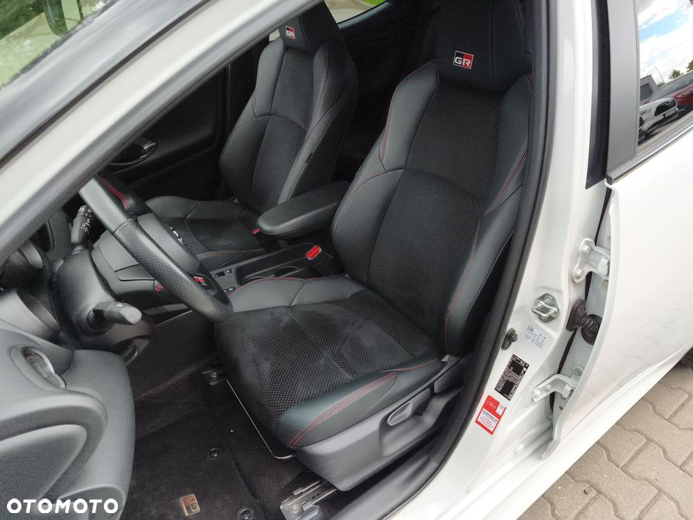 Toyota Yaris - 18