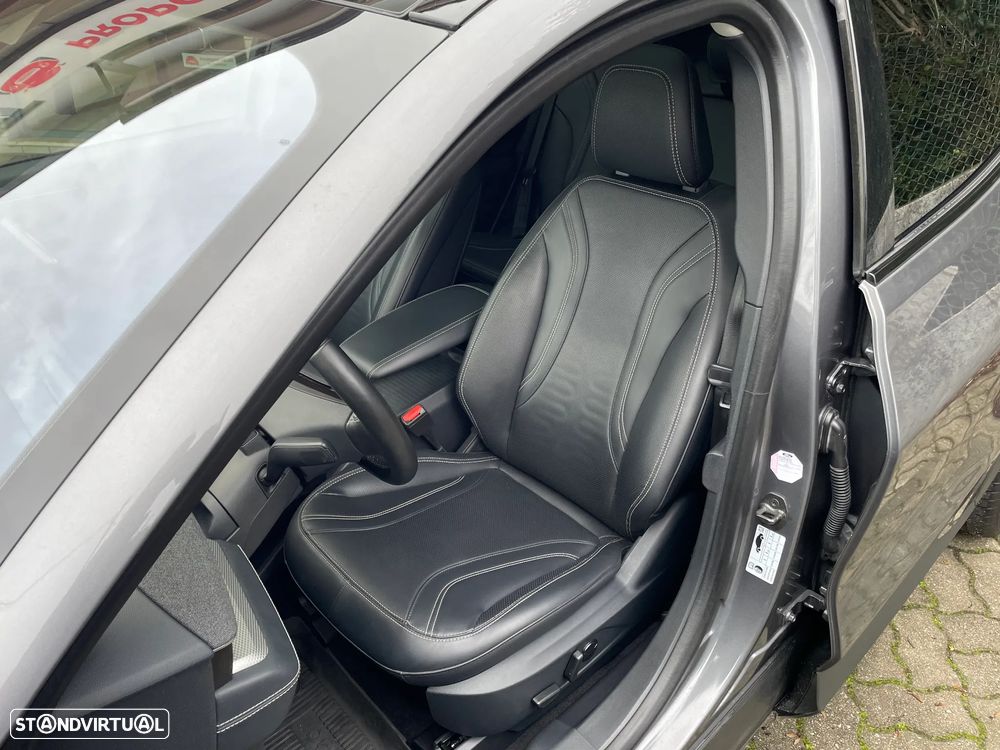 Ford Mustang Mach-E Standard - 25