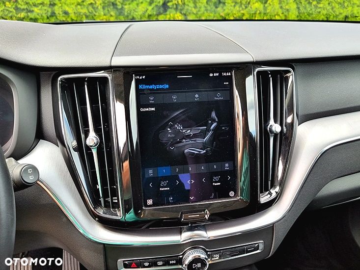 Volvo XC 60 B4 D Geartronic Momentum Pro - 30