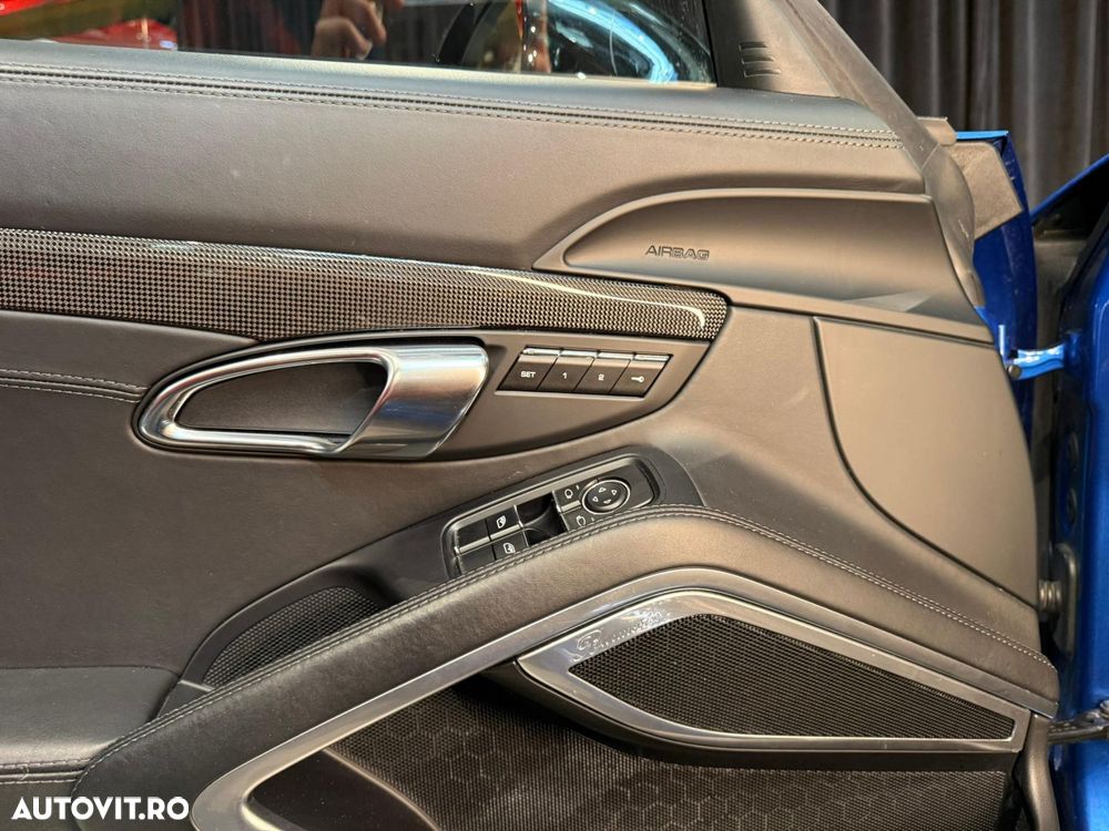 Porsche 911-TURBO-S - 17