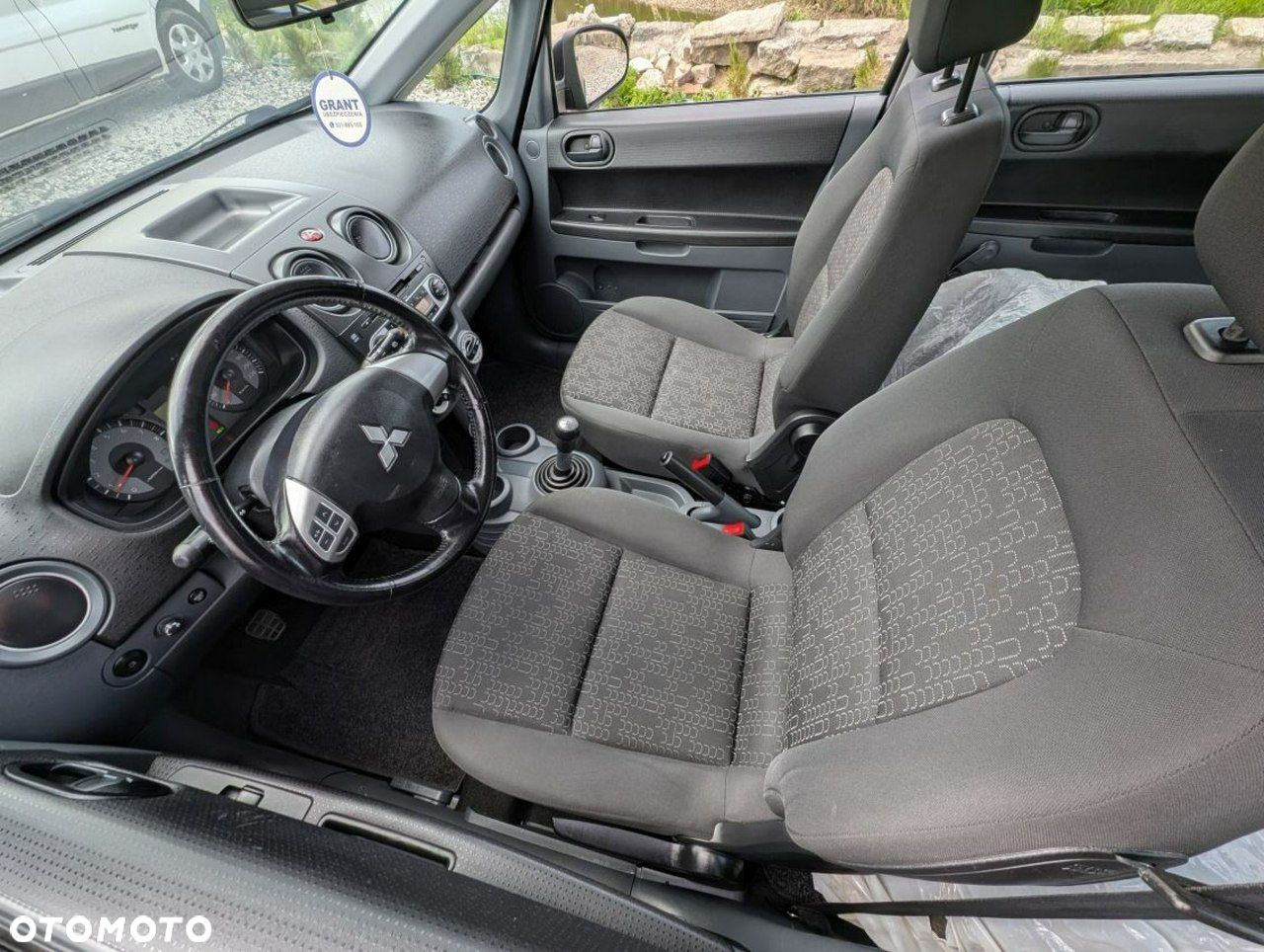 Mitsubishi Colt - 14