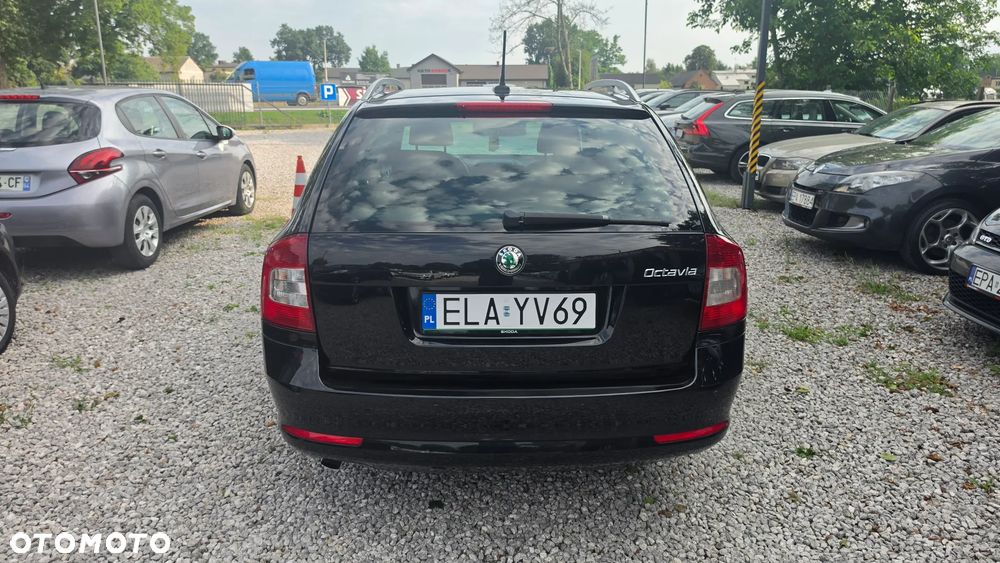 Skoda Octavia 1.6 TDI DPF DSG Ambition - 6