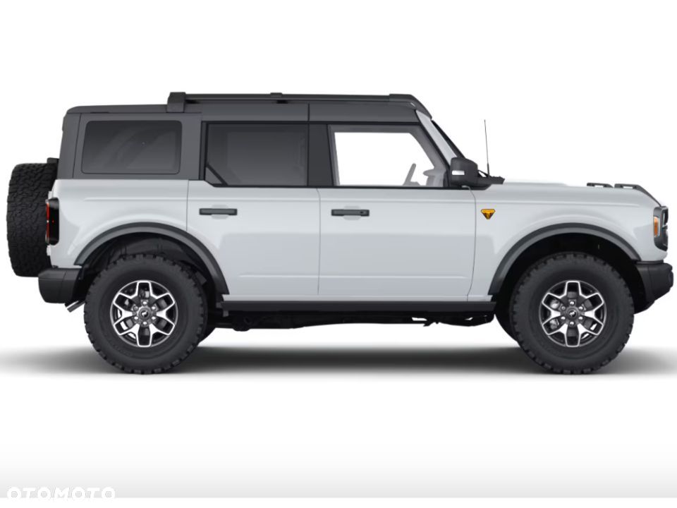 Ford Bronco - 4