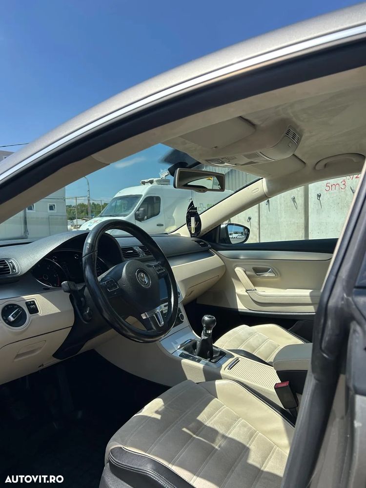 Volkswagen Passat - 22