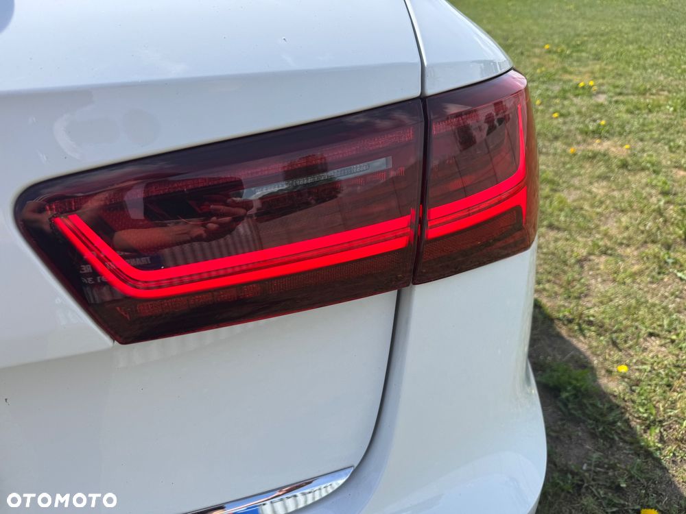 Audi A6 Avant 2.0 TDI Ultra DPF S tronic - 26
