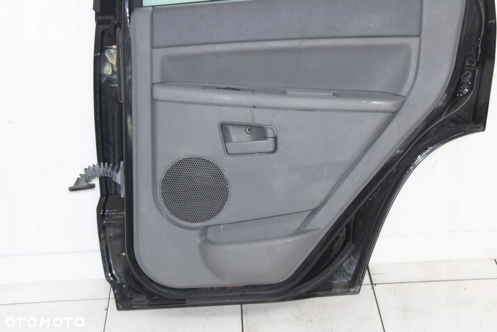 JEEP CHEROKEE WK 04R- DRZWI PRAWE TYLNE PRAWY TYŁ - 10