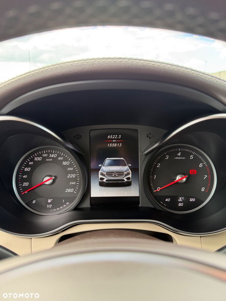 Mercedes-Benz GLC - 12