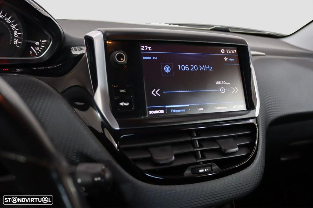Peugeot 2008 1.2 PureTech Allure EAT6 - 5
