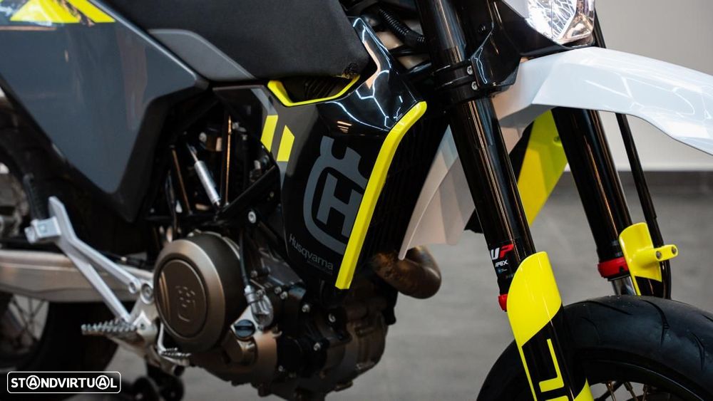 Husqvarna 701 Supermoto - 10