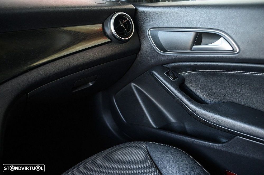 Mercedes-Benz CLA 180 d Shooting Brake Urban - 40