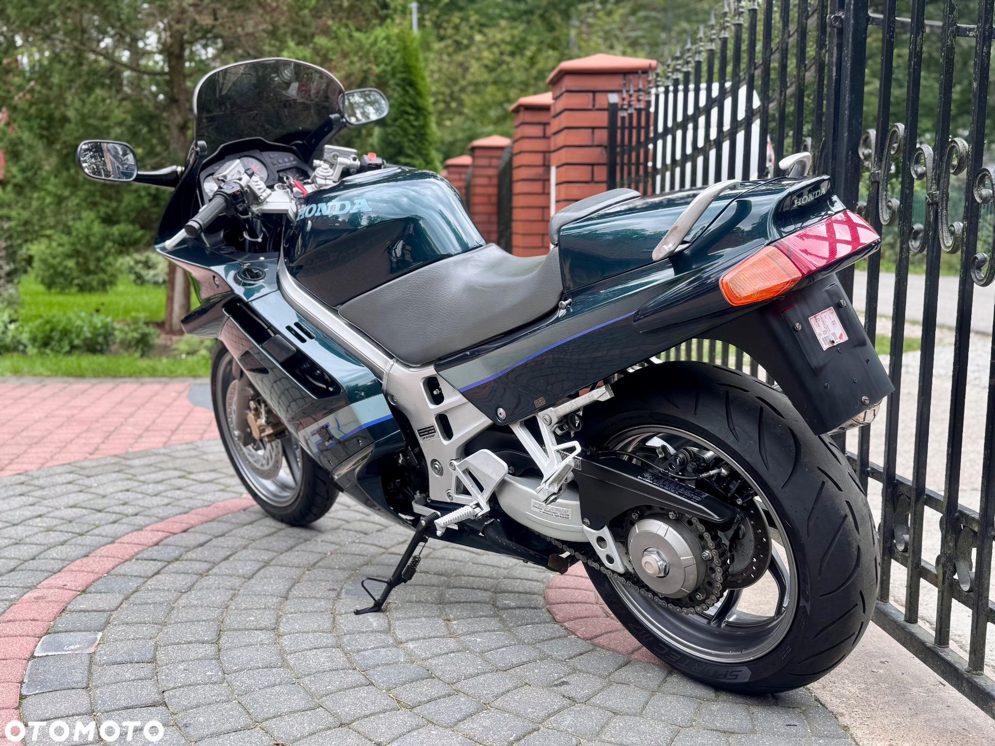 Honda VFR - 9