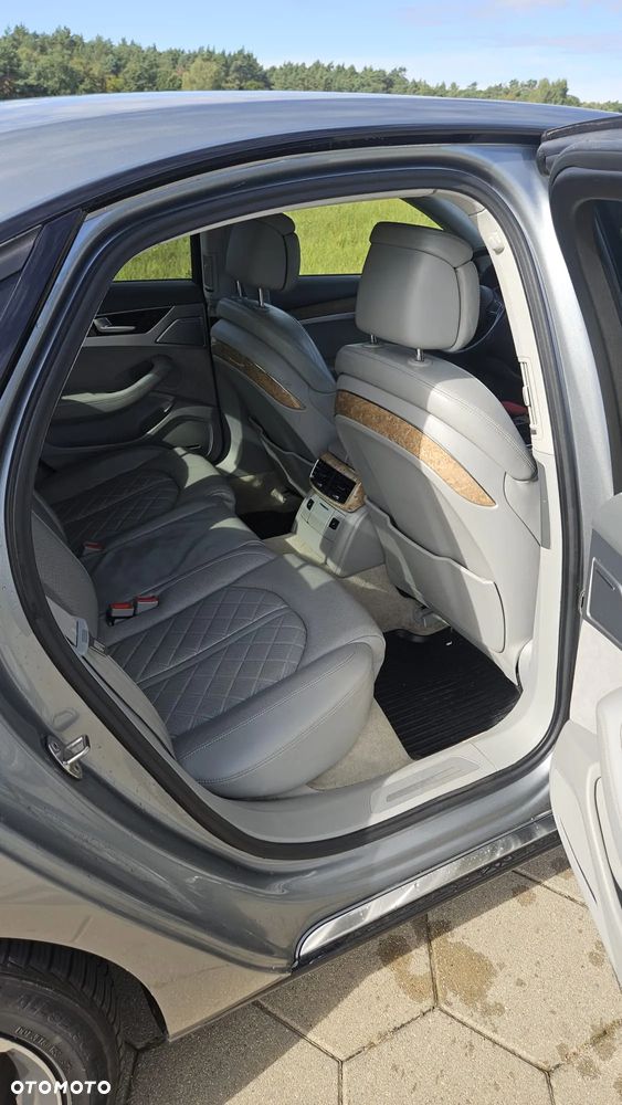 Audi A8 4.2 FSI Quattro - 10