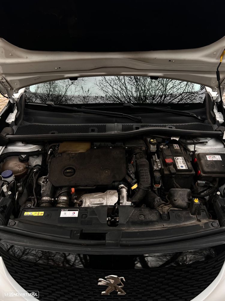 Peugeot 2008 BlueHDi 110 Active Pack - 17