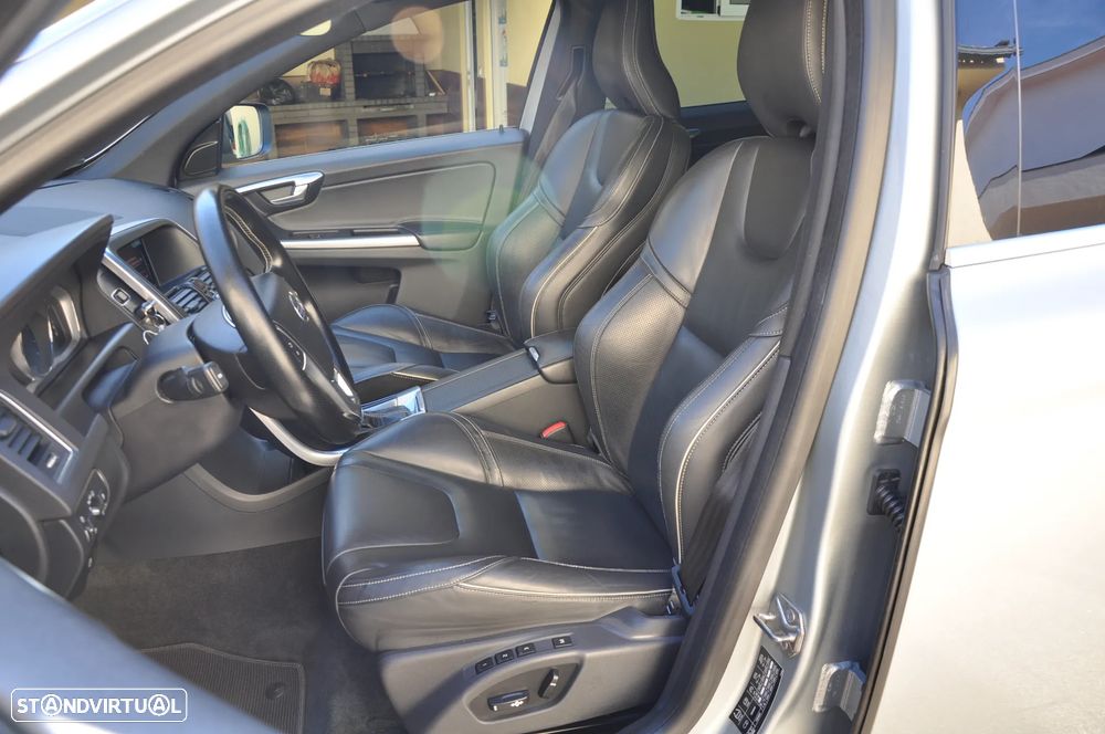 Volvo XC 60 2.0 D4 R-Design Summum Geartronic - 27