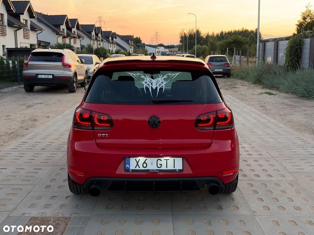 Volkswagen Golf - 6