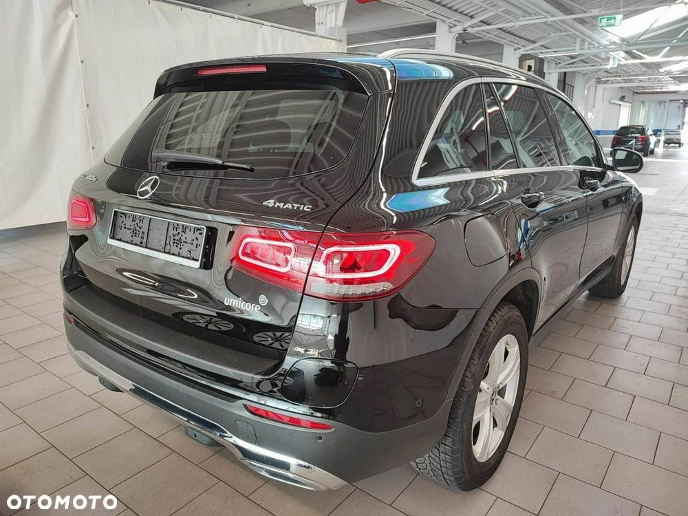 Mercedes-Benz GLC 300 e PHEV 4-Matic Avantgarde - 4