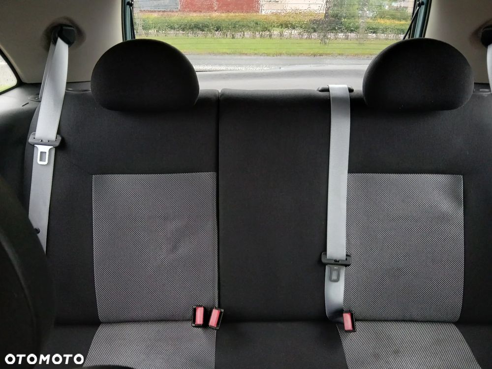 Opel Corsa 1.2 16V - 11