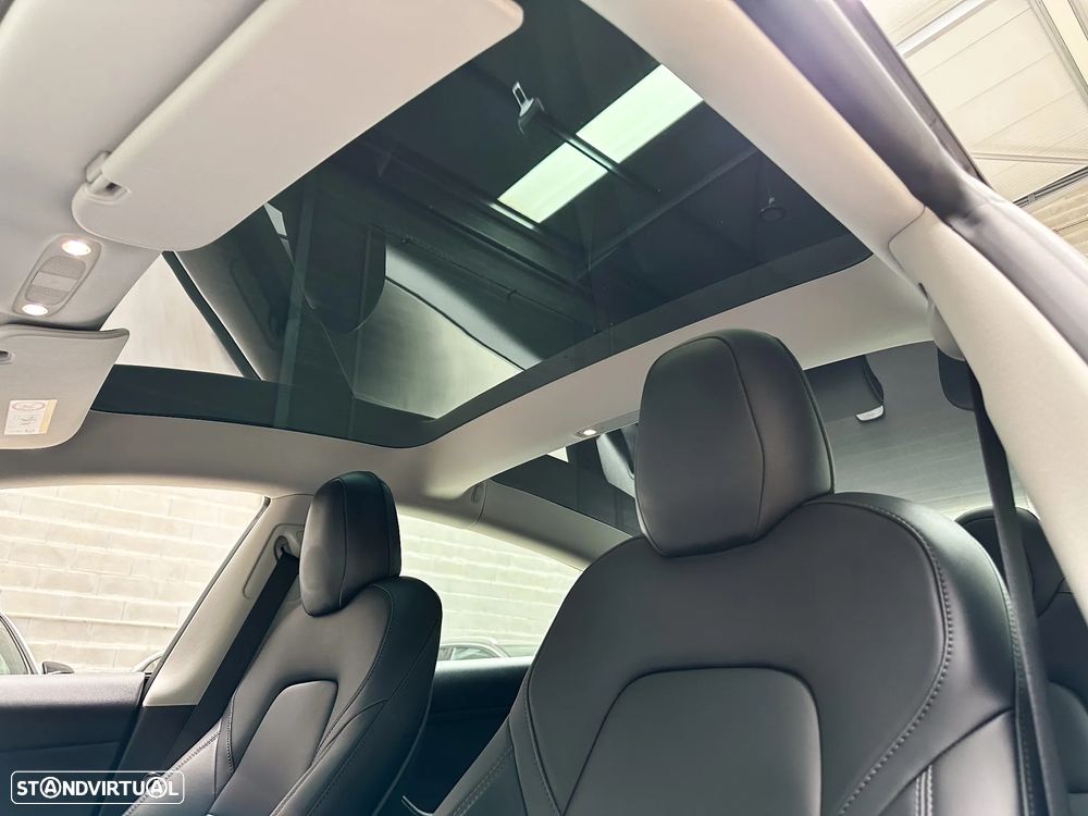 Tesla Model 3 Long-Range Dual Motor AWD - 52
