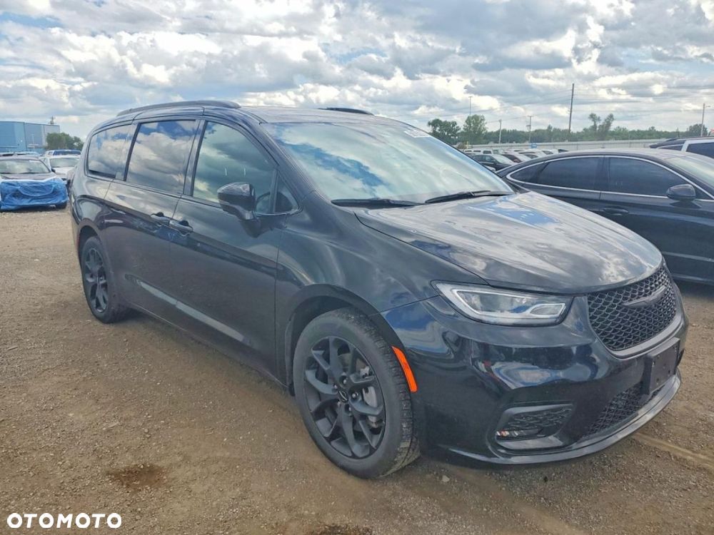 Chrysler Pacifica - 3