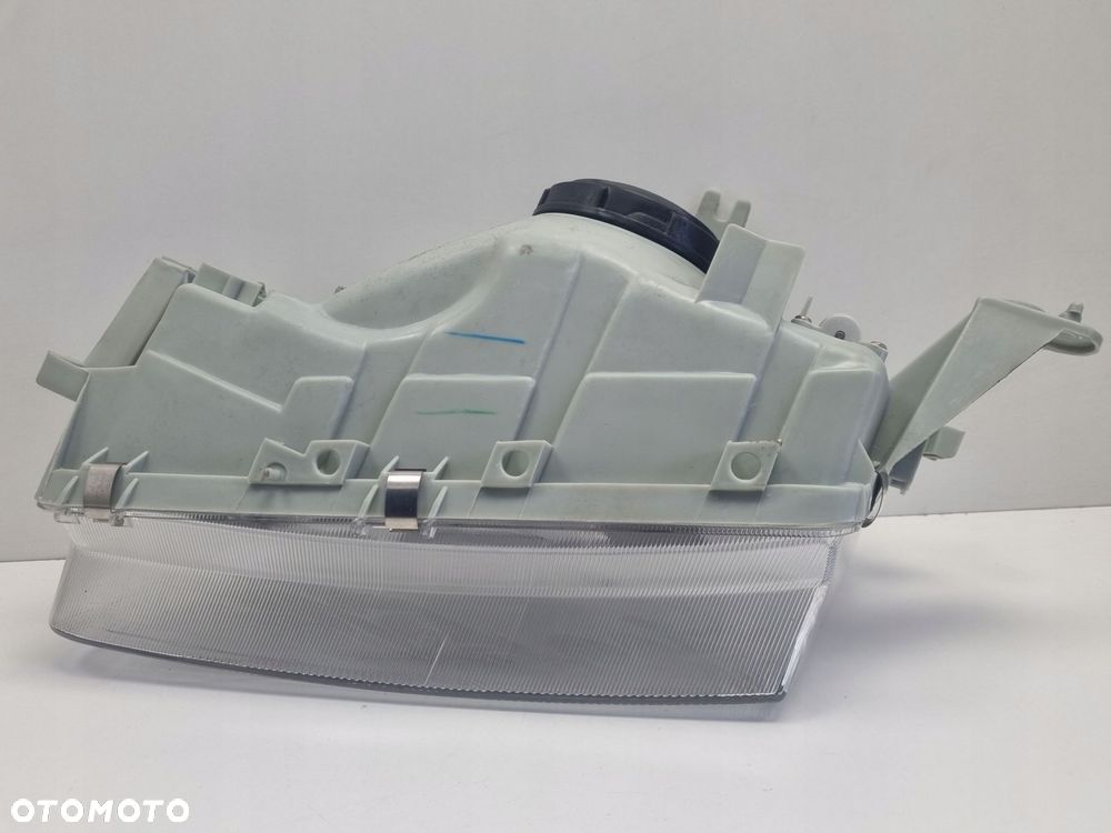 LAMPA PRAWA Mazda 323 BA SEDAN 95-98r PRZEDNIA PRAWY PRZÓD nowa TYO 20-3115 - 6