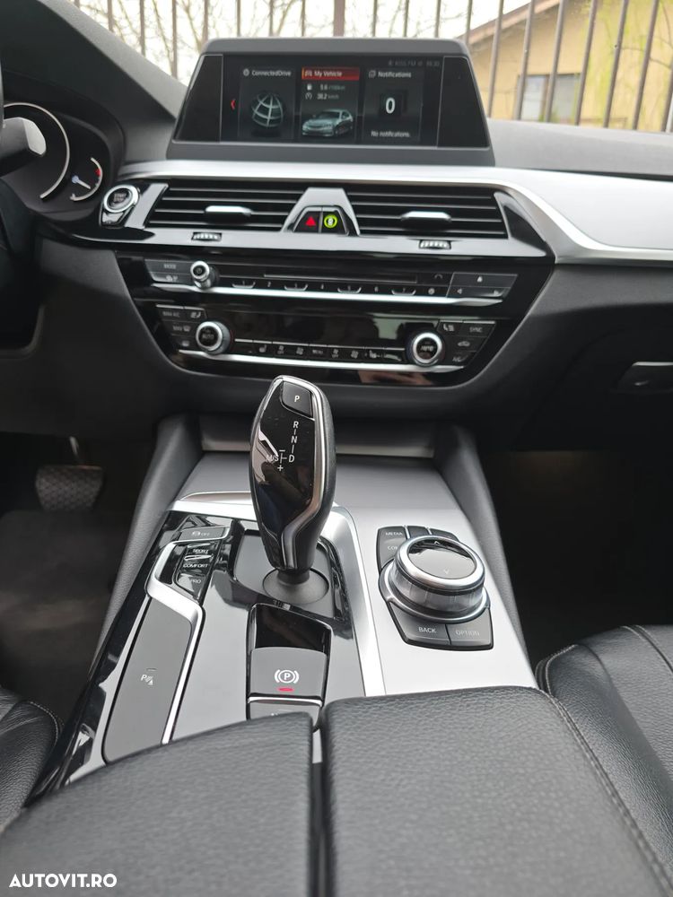 BMW Seria 5 520d AT - 31