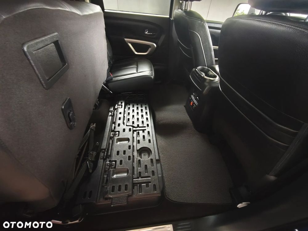 Nissan Titan - 25