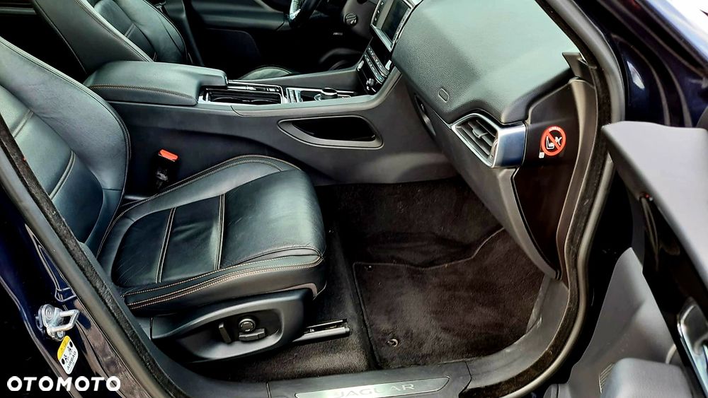 Jaguar F-Pace 2.0 i4D AWD Prestige - 27