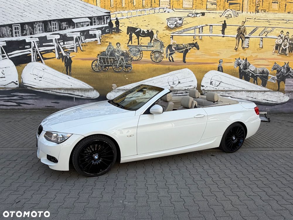 BMW Seria 3 330i - 3