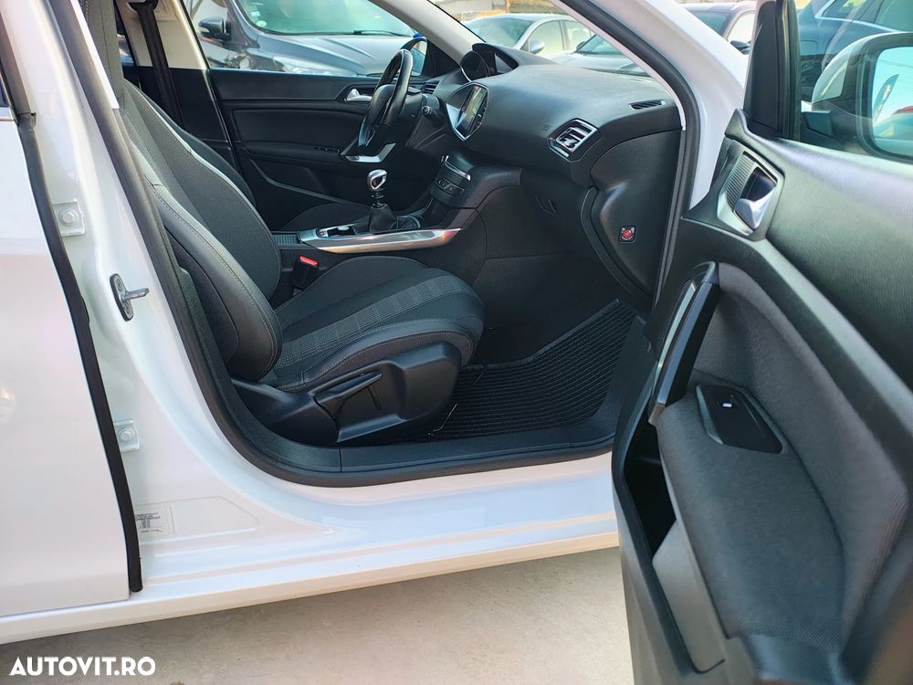 Peugeot 308 PureTech 130 GPF Stop & Start Allure Pack - 23