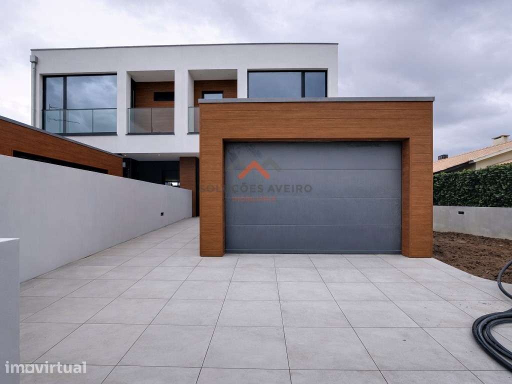 Moradia T4 em Aradas, a 1km das Glicinias! - Grande imagem: 2/14