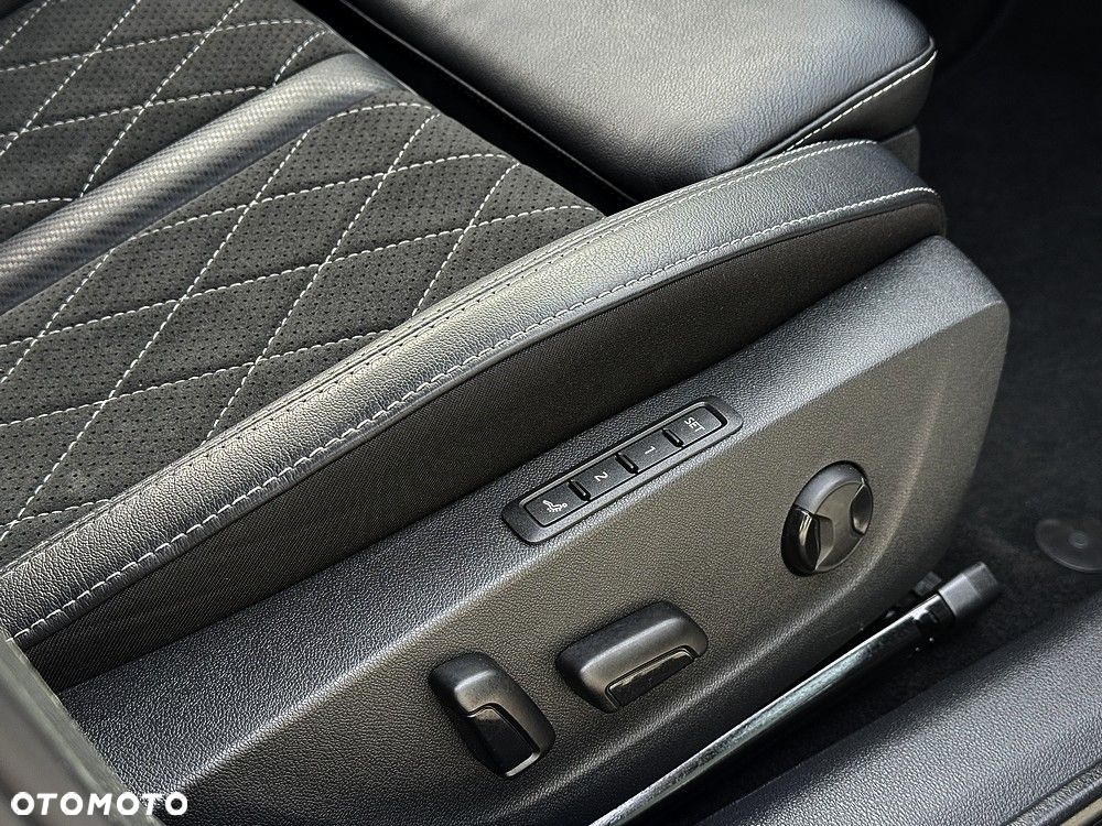 Skoda Octavia 2.0 TDI DSG RS Plus - 39