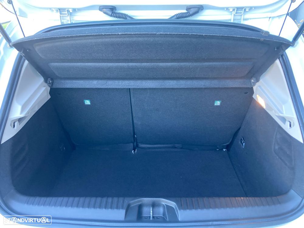 Renault Clio TCe 100 INTENS - 28