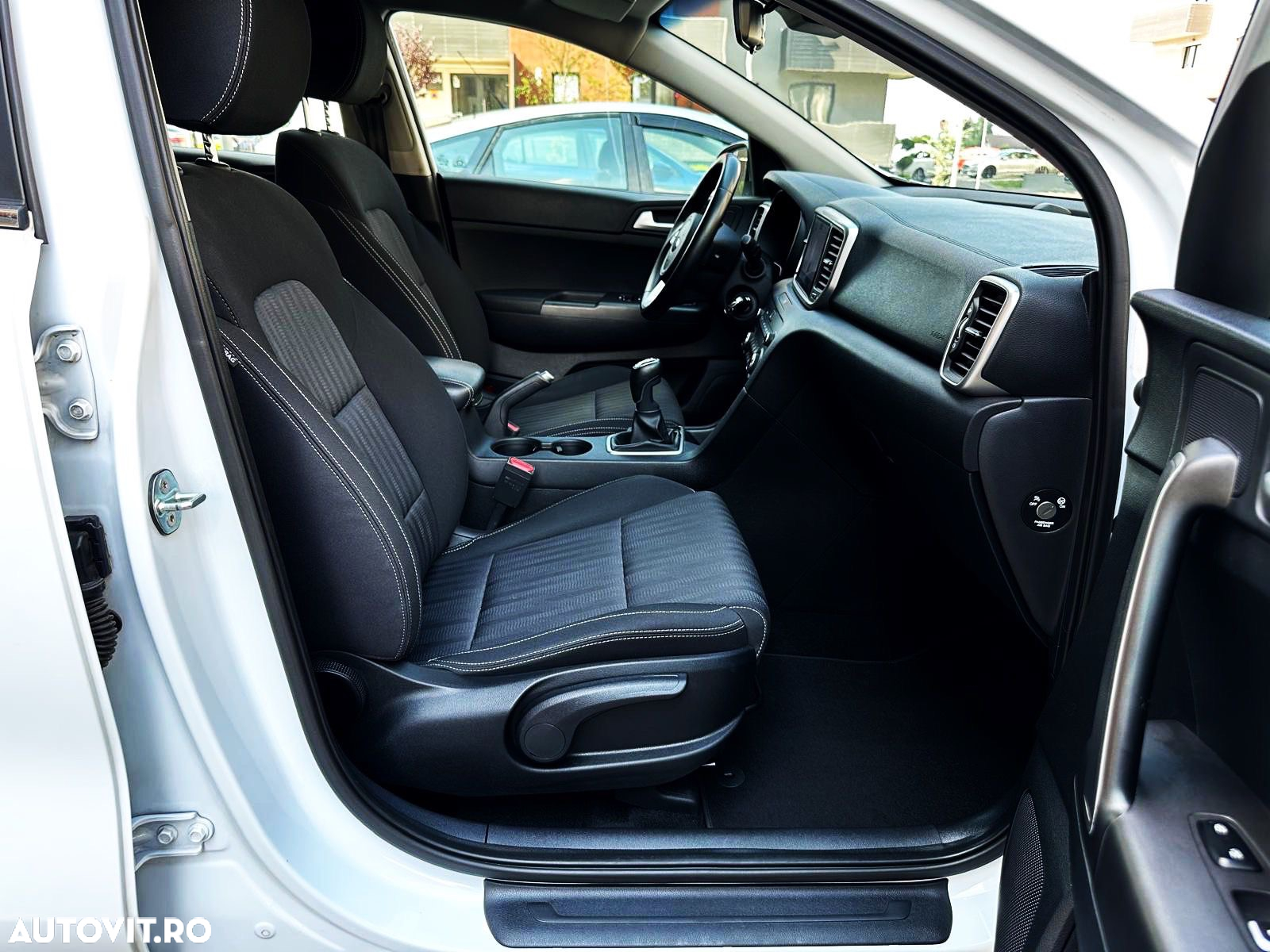 Kia Sportage 1.6 CRDI 2WD Eco-Dynamics+ (48V M-H) Black Edition - 26