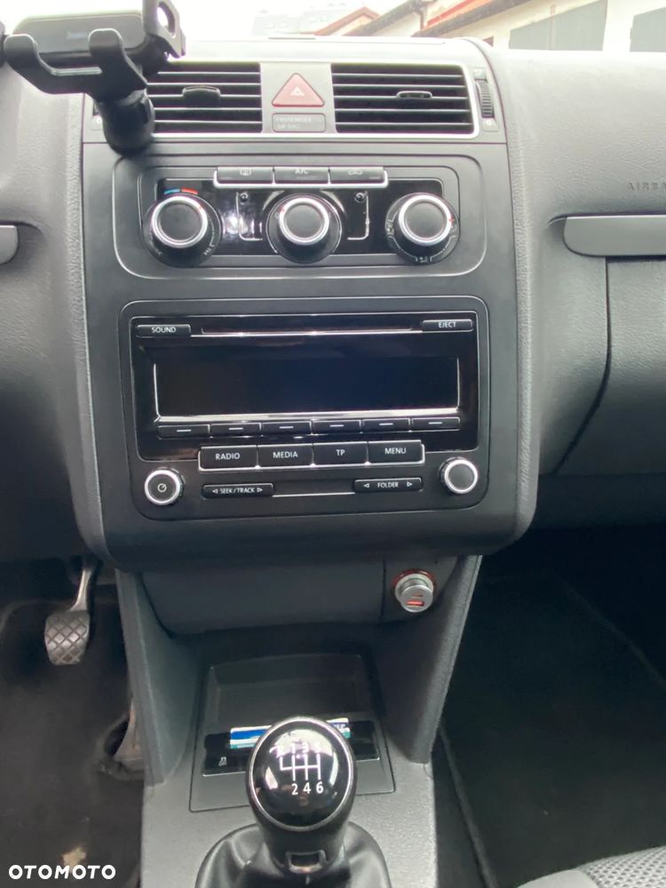 Volkswagen Touran - 22