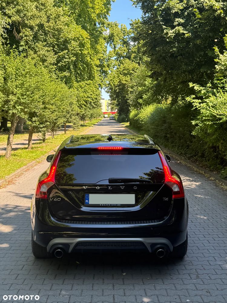 Volvo V60 T4 R-Design - 6