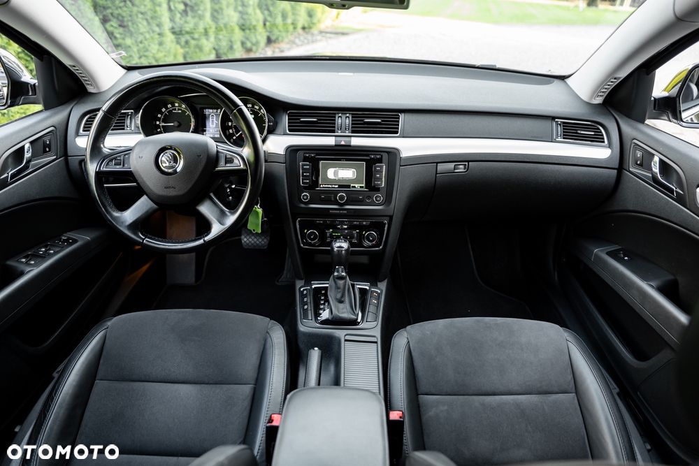 Skoda Superb 2.0 TDI Green tec 4x4 DSG Elegance - 27
