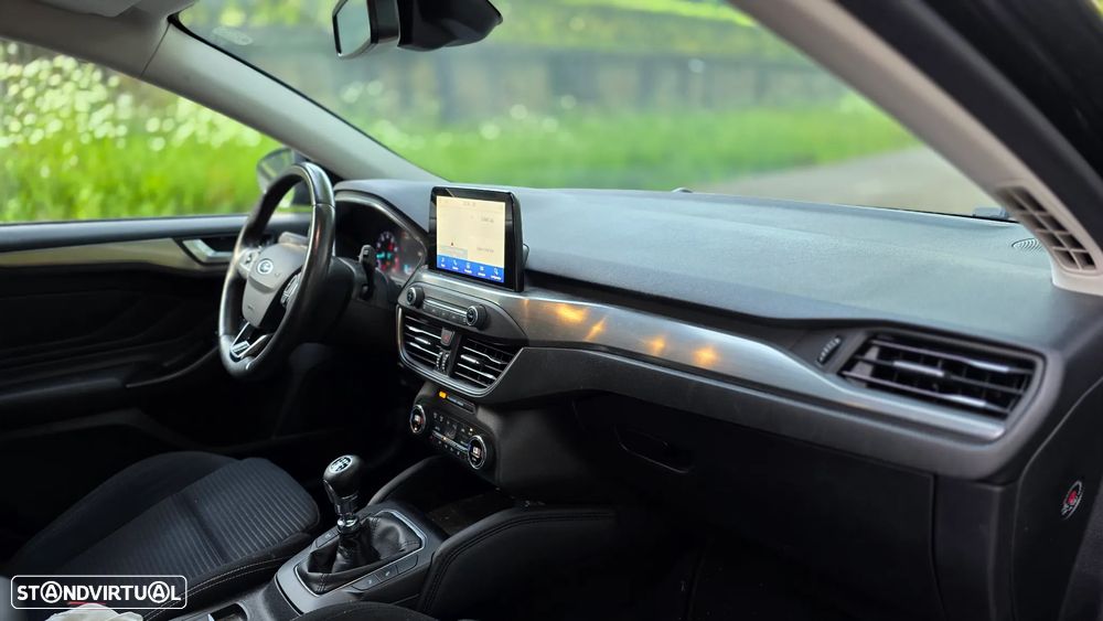 Ford Focus 1.0 EcoBoost S&S ST-LINE X - 13