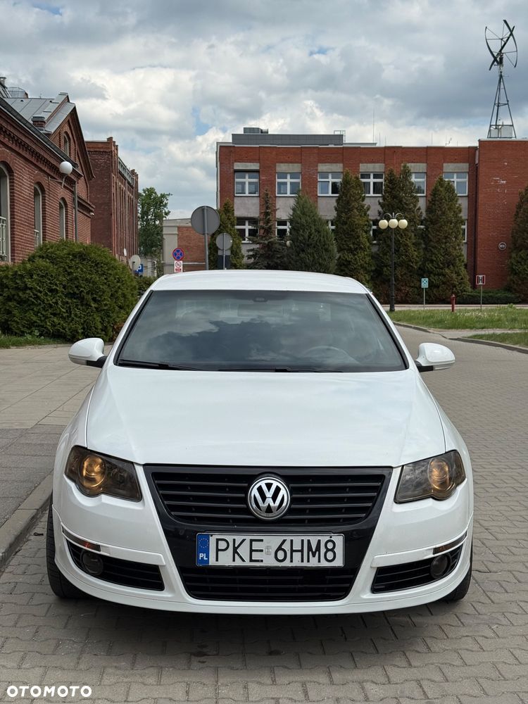 Volkswagen Passat 3.2 V6 FSI 4Mot Highline DSG - 2