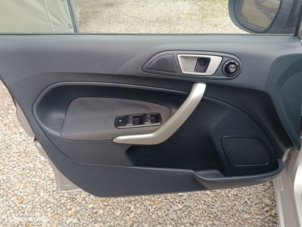 Ford Fiesta 1.4 TDCI Titanium - 4