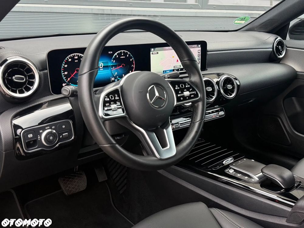 Mercedes-Benz CLA 180 7G-DCT Progressive Line Advanced - 39