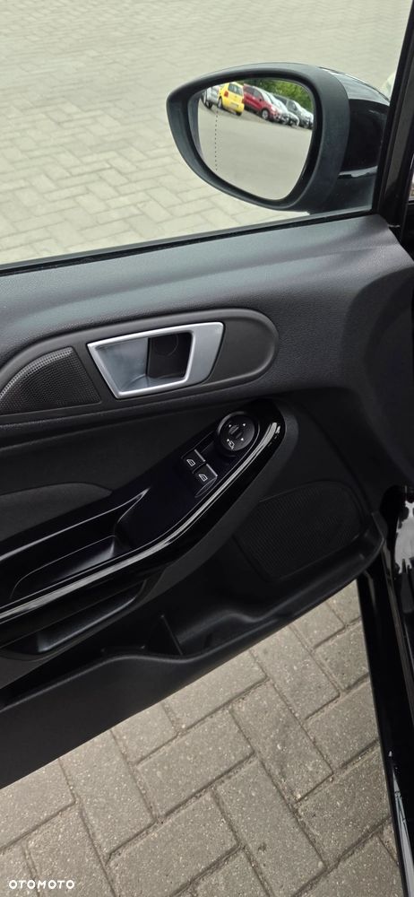 Ford Fiesta 1.0 EcoBoost STart-Stop Titanium - 23