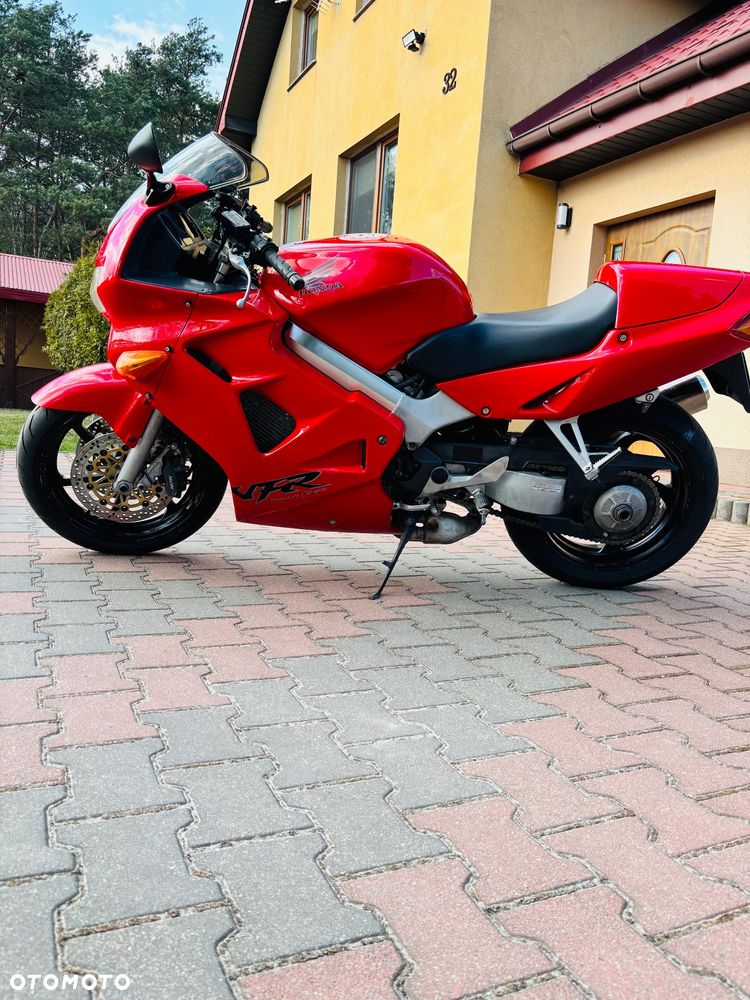 Honda VFR - 4