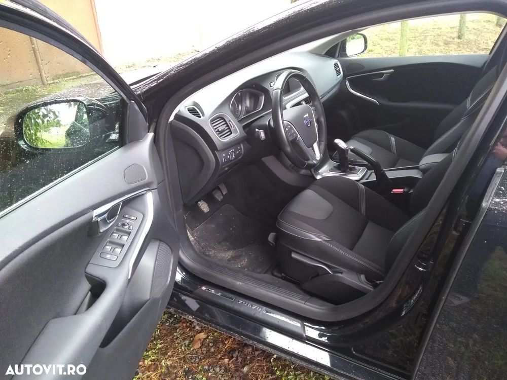 Volvo V40 D2 Momentum - 9