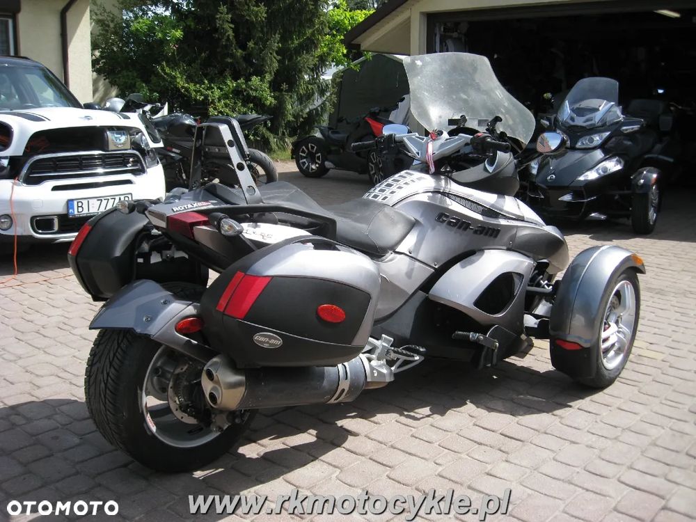 Can-Am Spyder - 22