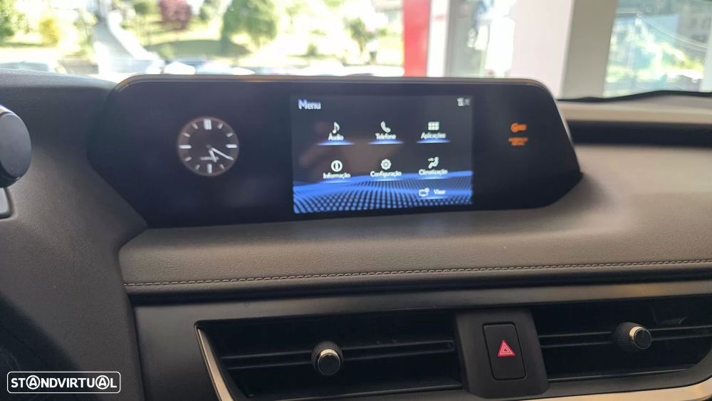 Lexus UX 250h Executive - 47